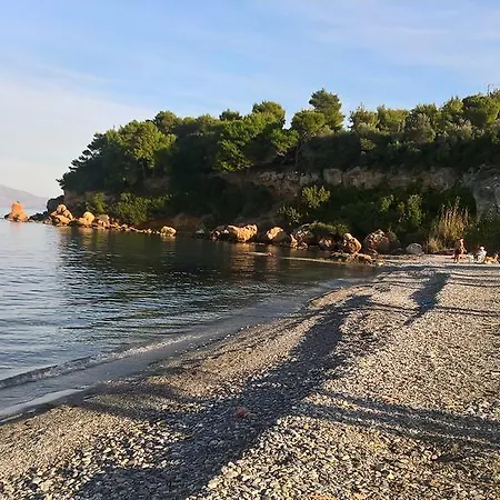 Rossa 18 Agioi Apostoloi (Attica)